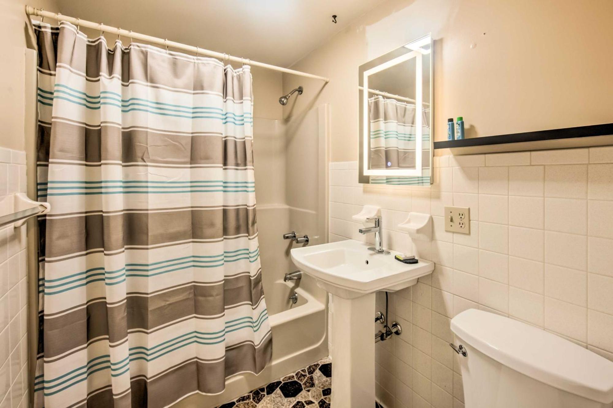 Runningwater Apartment In Lancaster With Deck מראה חיצוני תמונה