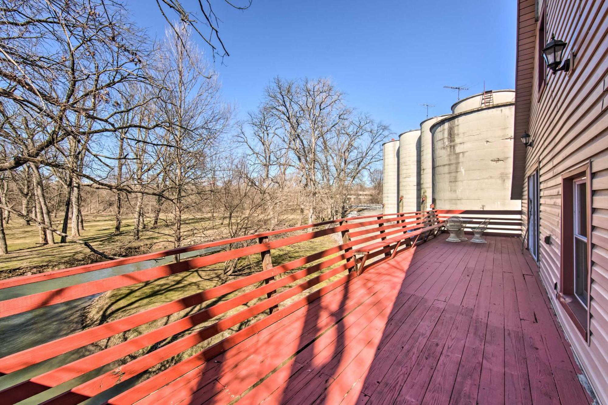 Runningwater Apartment In Lancaster With Deck מראה חיצוני תמונה