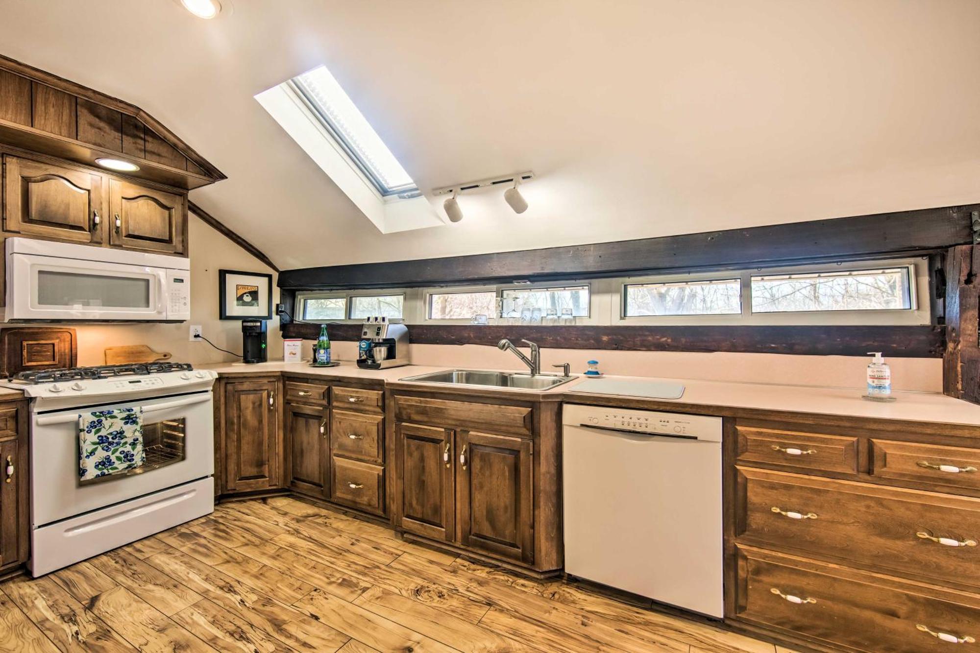 Runningwater Apartment In Lancaster With Deck מראה חיצוני תמונה